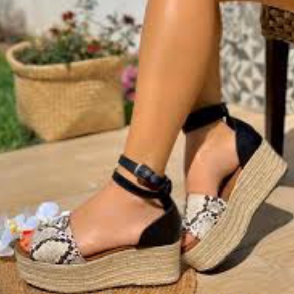 SUSANNA Snake Skin Print Ankle Wedge - Picture 5 of 7
